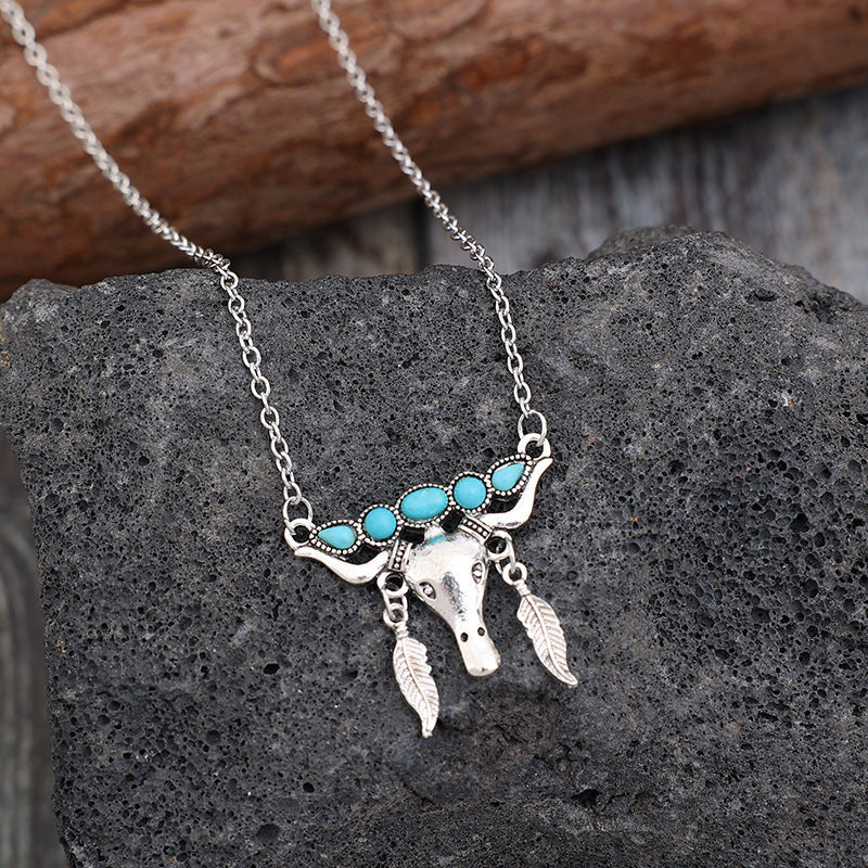 Artificial Turquoise Cow Shape Necklace - Korvel