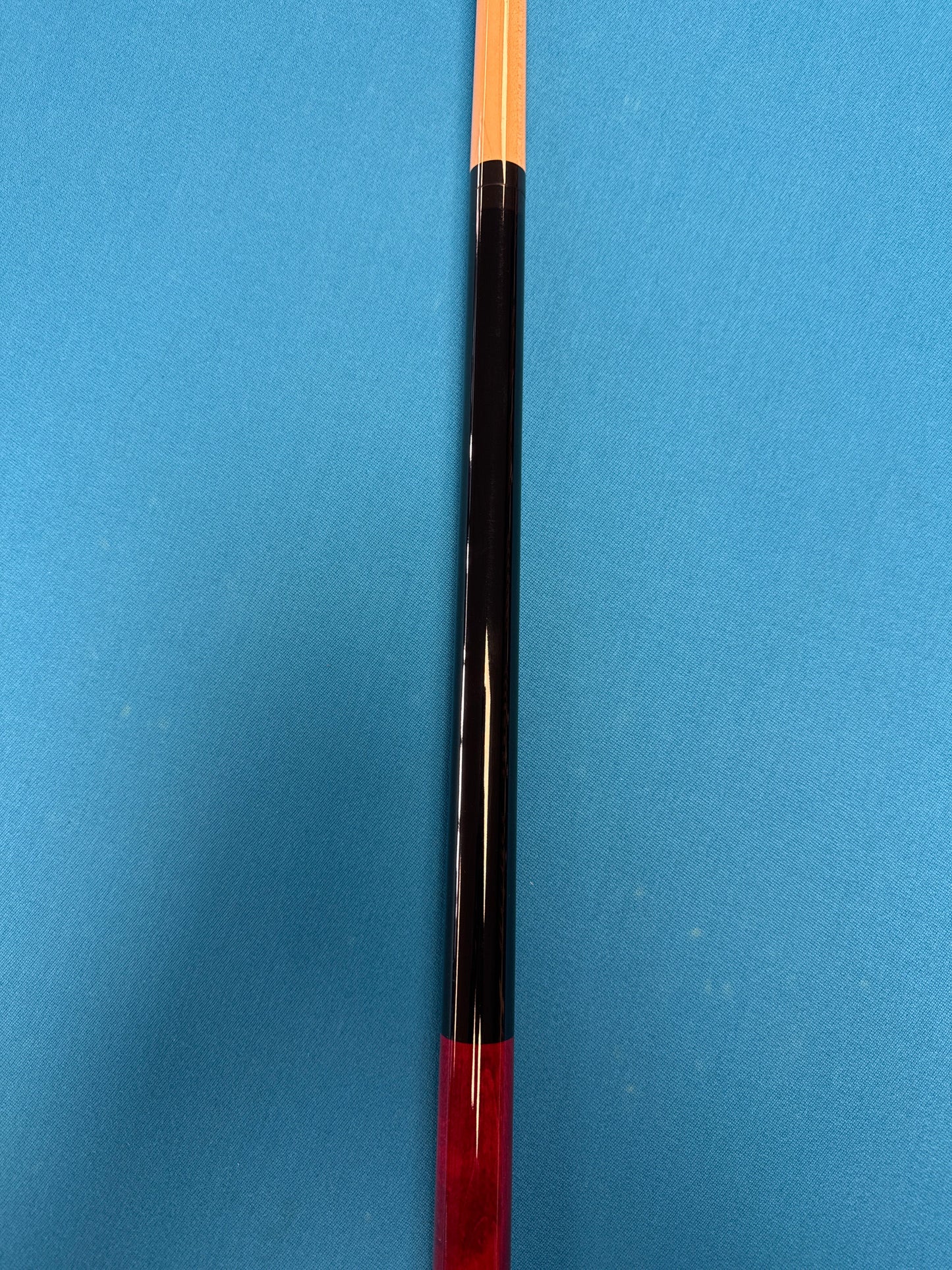 Energy By Players Cue Red/Black Wrapless - Korvel