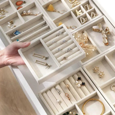 Plush jewelry storage box jewelry box rings earrings bracelets necklaces storage display shelf - Korvel