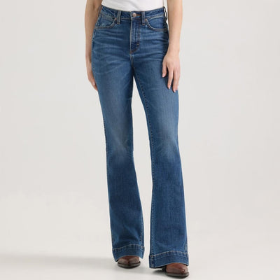 Retro High-Rise Women's Trouser by Wrangler - Bailey Vivianna - Korvel