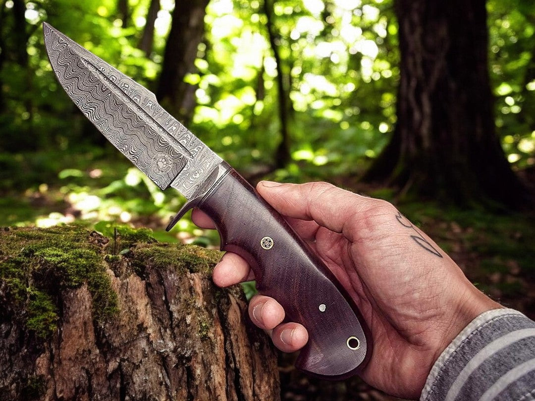 Shadow Fang - Premium Damascus Steel Hunting Knife - Korvel