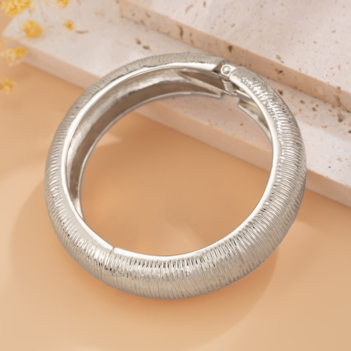 Pulsera Geométrica Cuadrada de Anillo Circular Suave