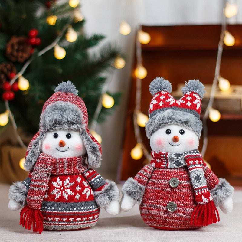 Poupée en tissu bonhomme de neige charmante pour décor festif