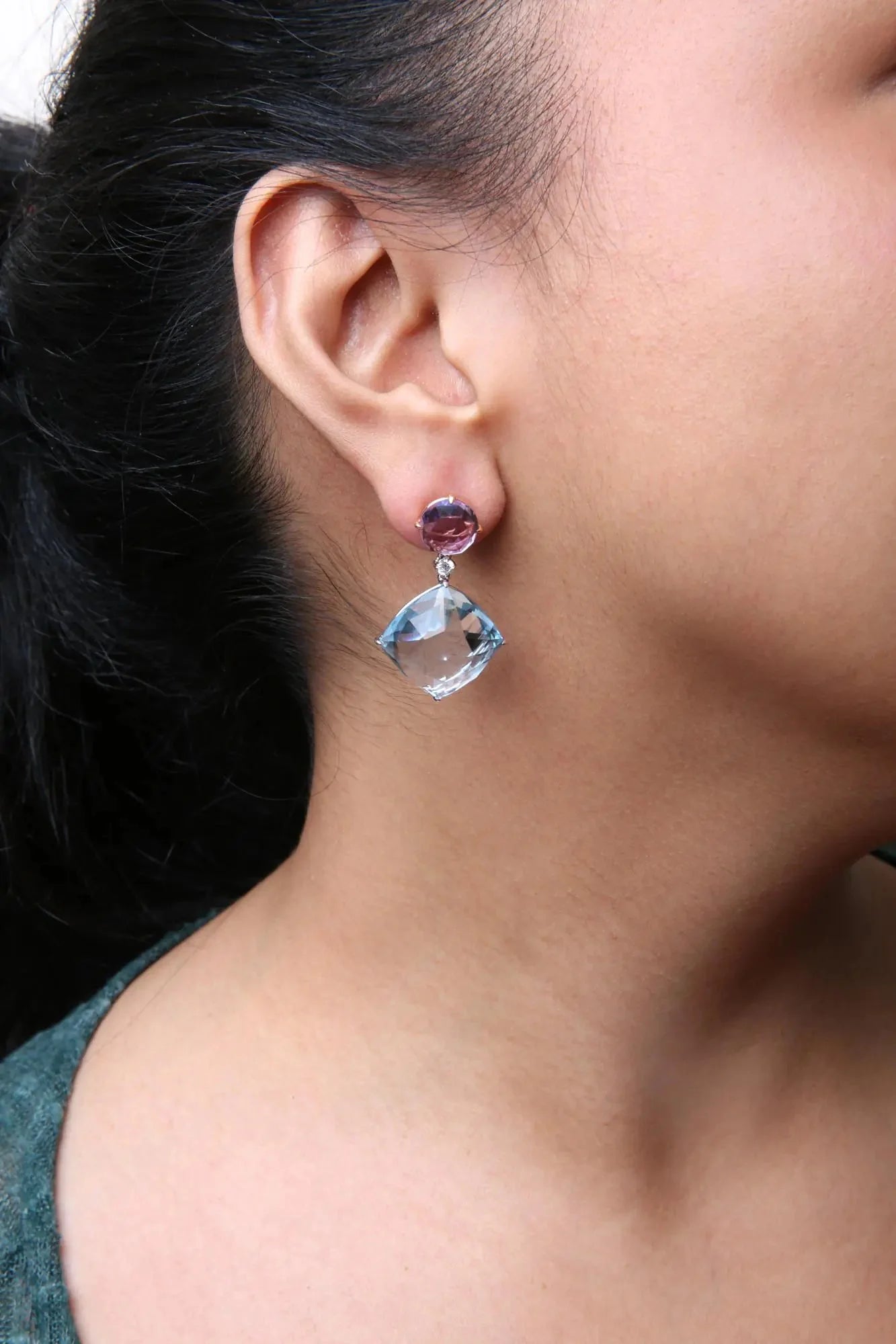 Boucles d'oreilles pendantes en diamant et pierres précieuses en or blanc et rose 18K