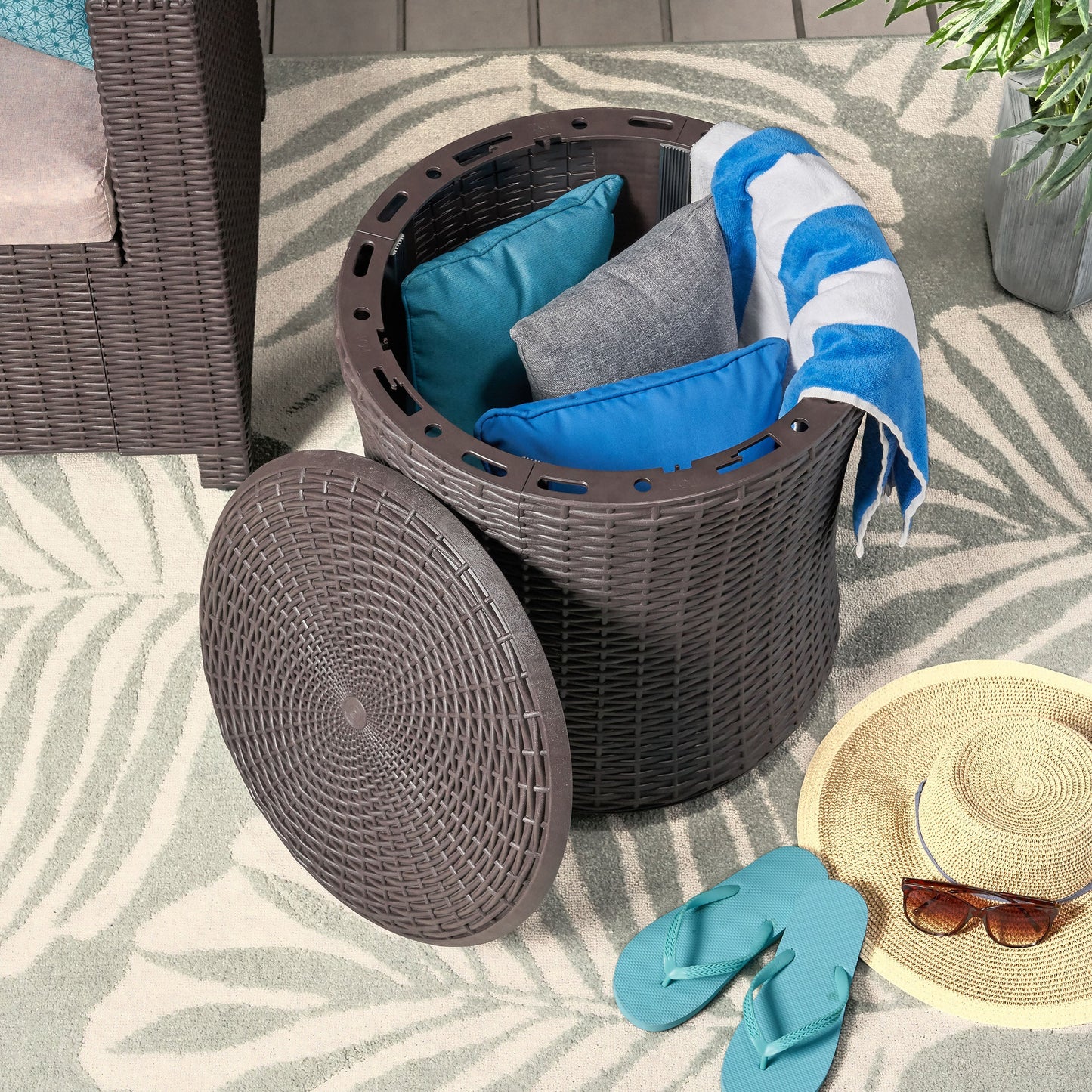 Olivo Patio Table - Elegant Outdoor Bistro Table