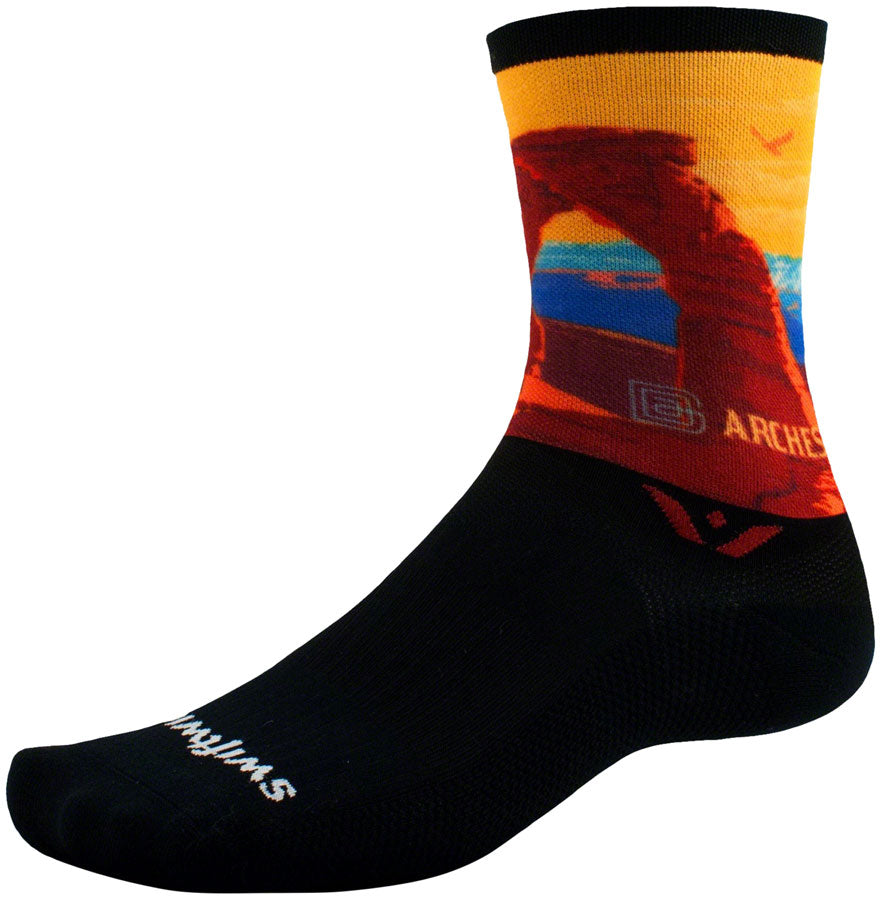 Calcetines Swiftwick Vision Impression National Park Crew - 6" Arches Medium