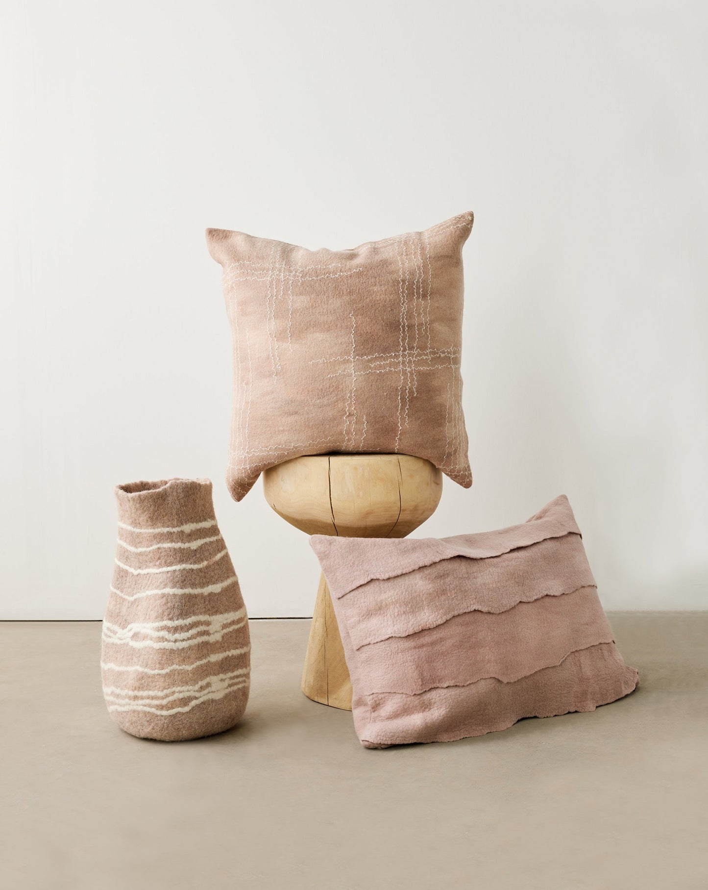 Cesta de Calabaza de Lana Rosa Polvorienta Tribal Lines