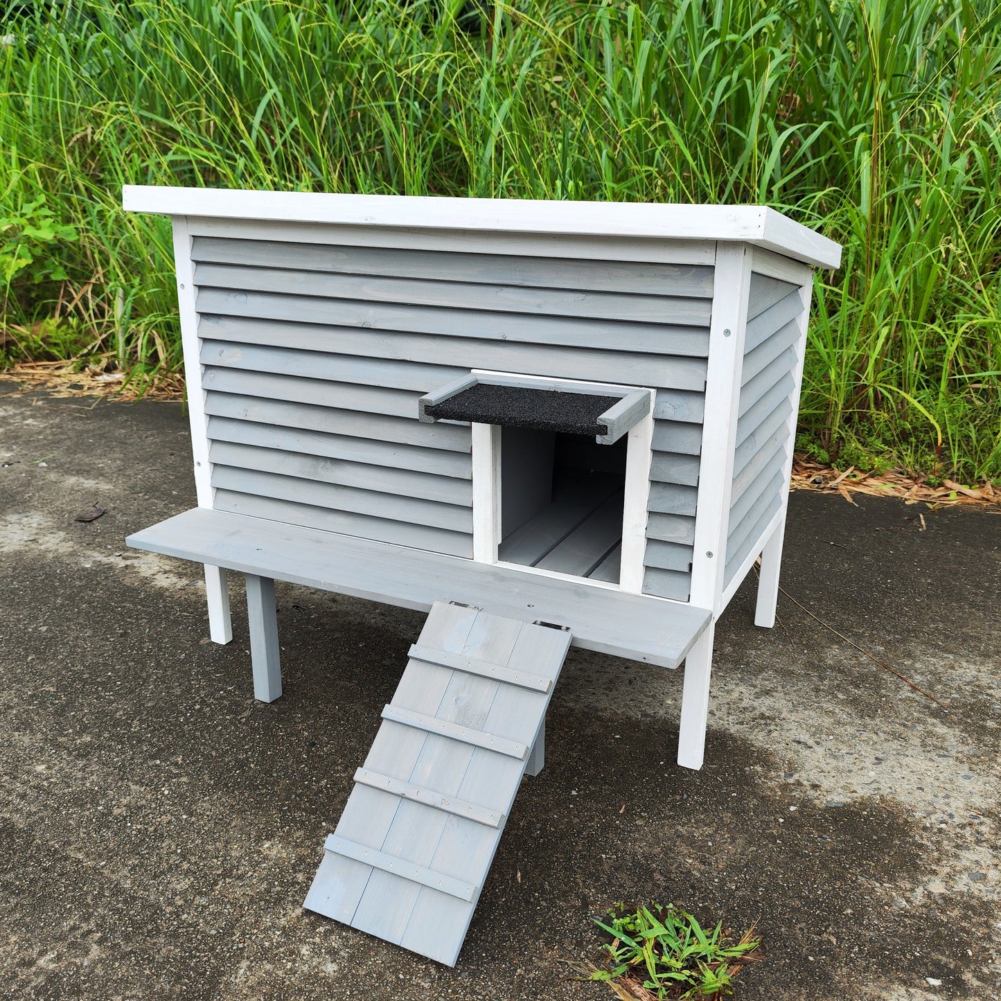Premium Outdoor Cat House with Escape Door
