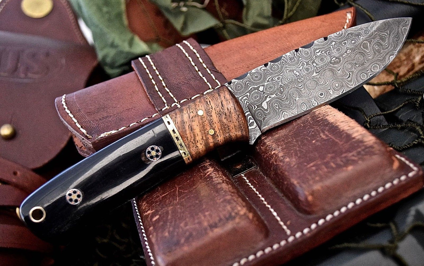 Handcrafted Damascus Steel Skinning Knife - Precision & Elegance - Korvel
