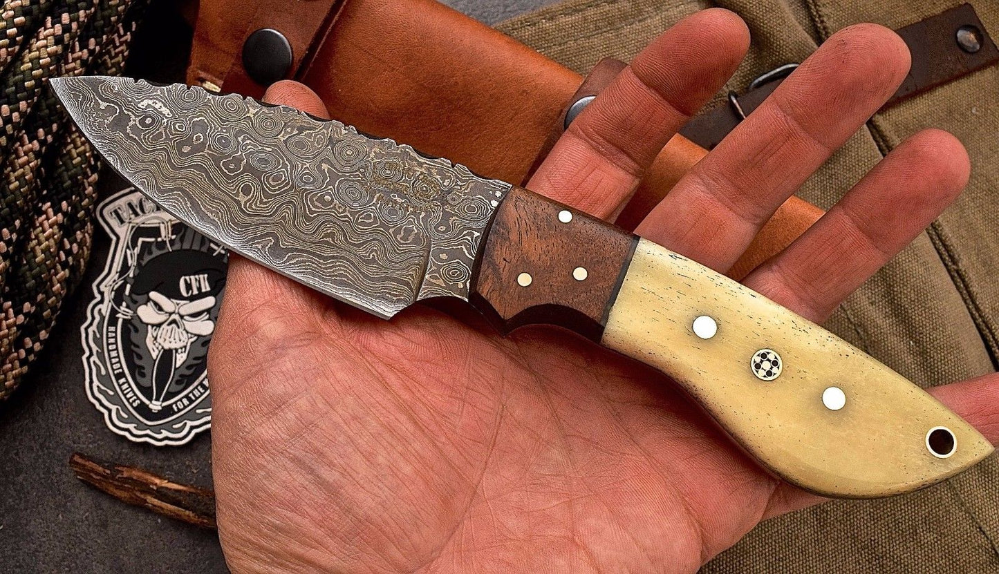 Premium Damascus Steel Skinning Knife with Leather Sheath - Korvel