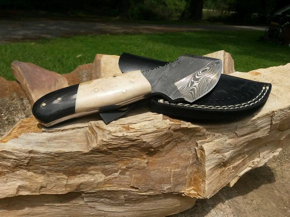 Artisan Crafted Damascus Steel Skinner Knife - Korvel