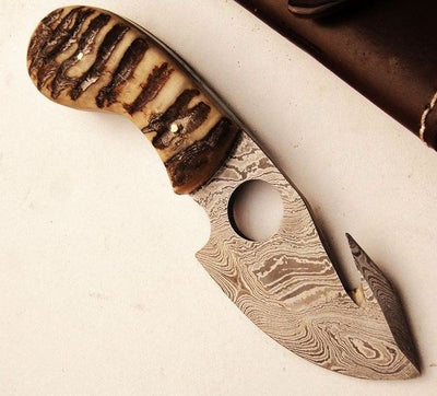 Premium Handmade Damascus Steel Guthook Knife with Full Tang Design - Korvel