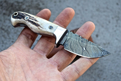 Handcrafted Damascus Steel Skinning Knife - Precision & Elegance - Korvel