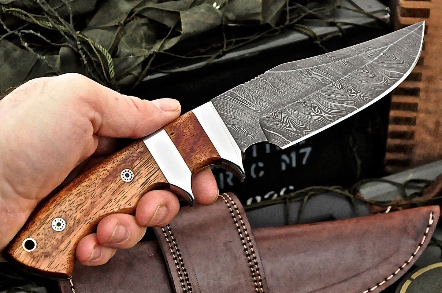 Premium Full Tang Handcrafted Damascus Steel Hunting Knife with Double Guard - Korvel