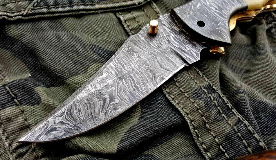 Artisan Crafted Damascus Steel Folding Pocket Knife - Korvel
