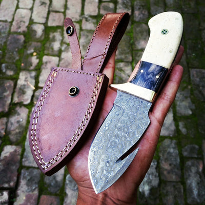 Exquisite Handmade Damascus Gut Hook Knife with Premium Wood Handle - Korvel