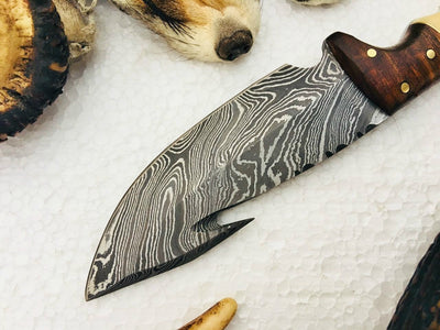 Premium Handmade Damascus Steel Gut Hook Skinning Knife - Full Tang Design - Korvel
