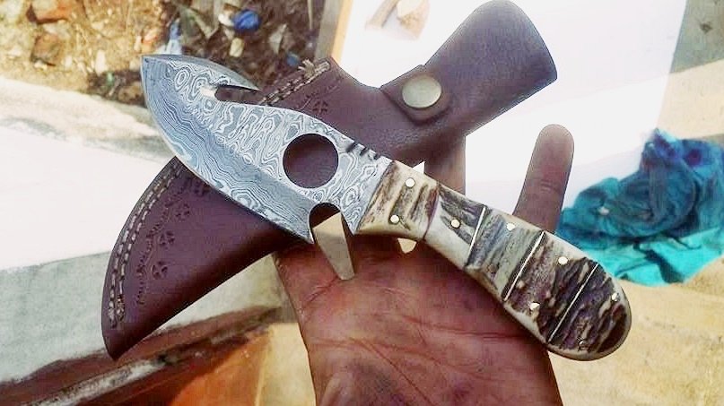 Artisan Crafted Damascus Steel Gut Hook Knife with Antler Grip - Korvel