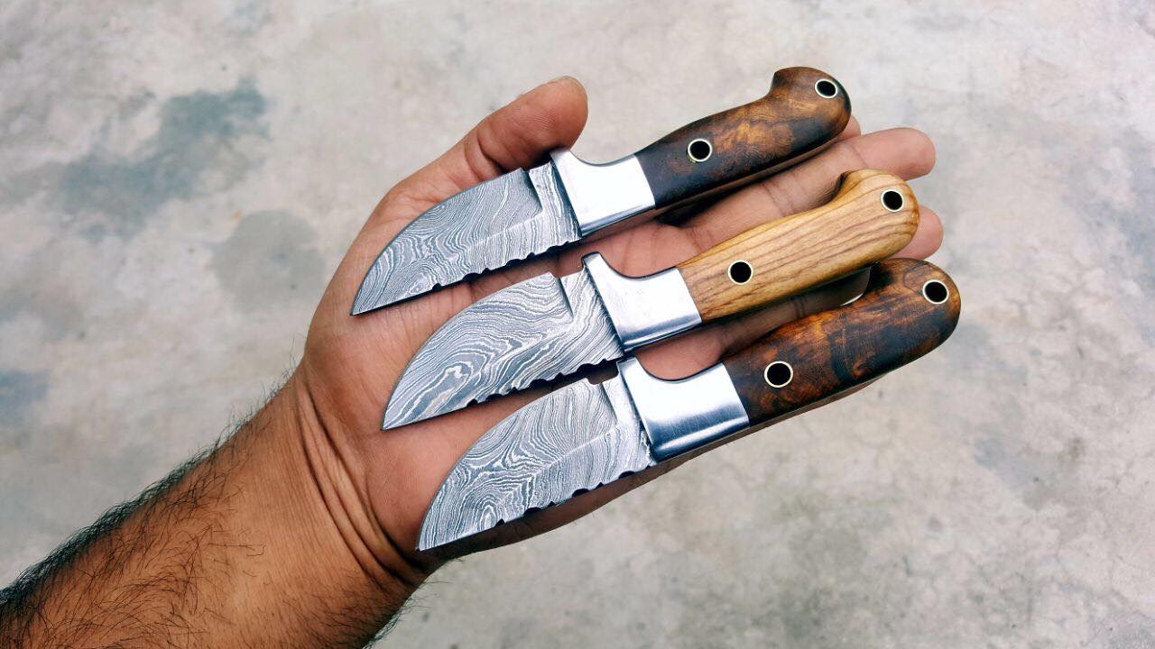 Artisan Deer Skinning Knife with Premium Damascus Steel Blade - Korvel