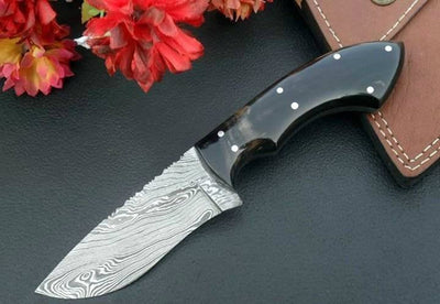 Premium Damascus Steel Hunting & Skinning Knife - Artisan Crafted - Korvel