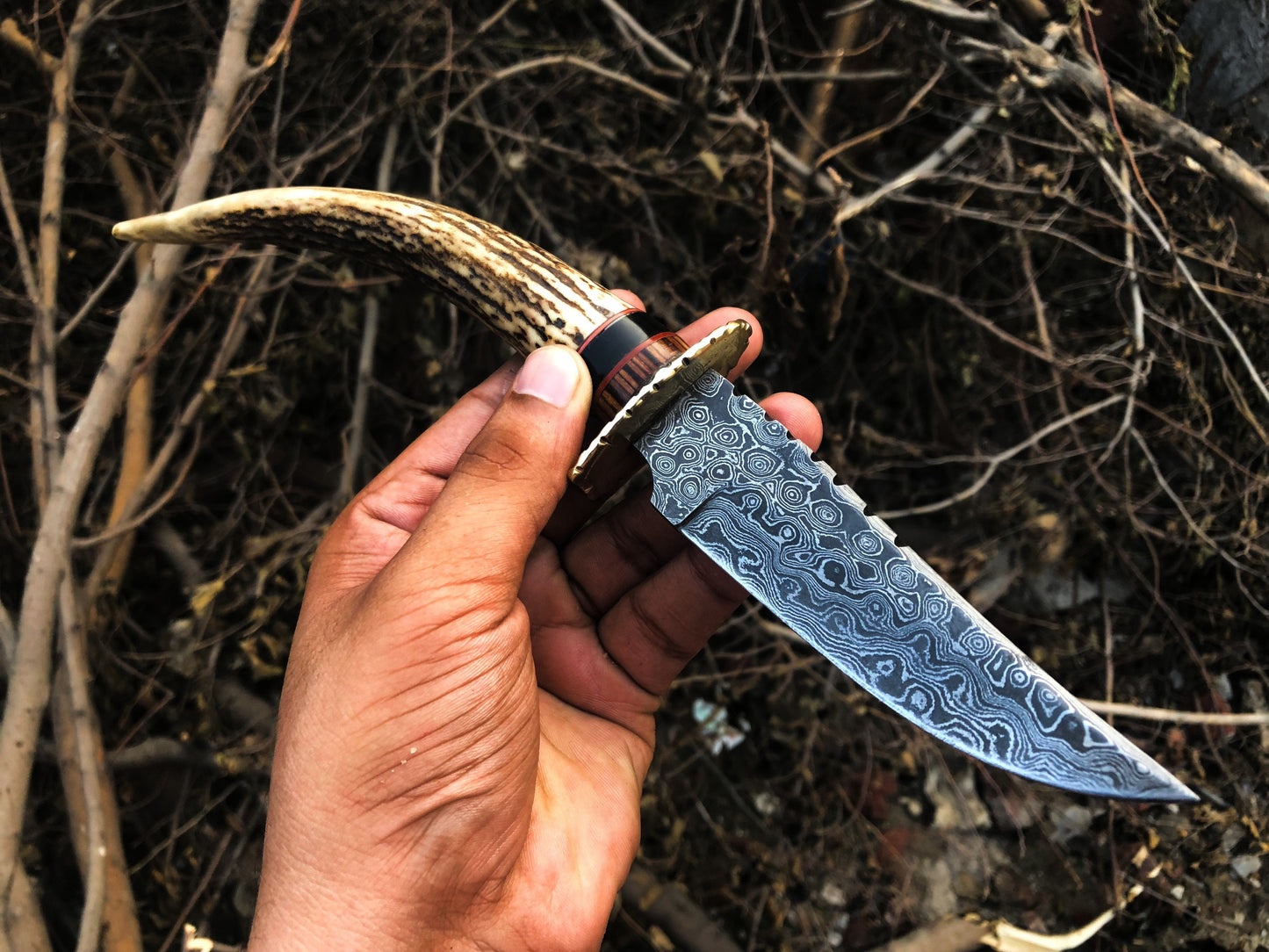 Premium Handmade Damascus Steel Hunting and Skinning Knife - Korvel