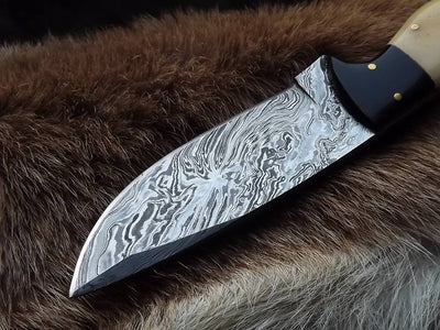 Artisan Crafted Twister Damascus Steel Hunting & Skinning Knife - Korvel