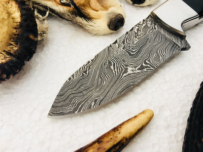 Premium Handmade Damascus Steel Hunting and Skinning Knife - Korvel