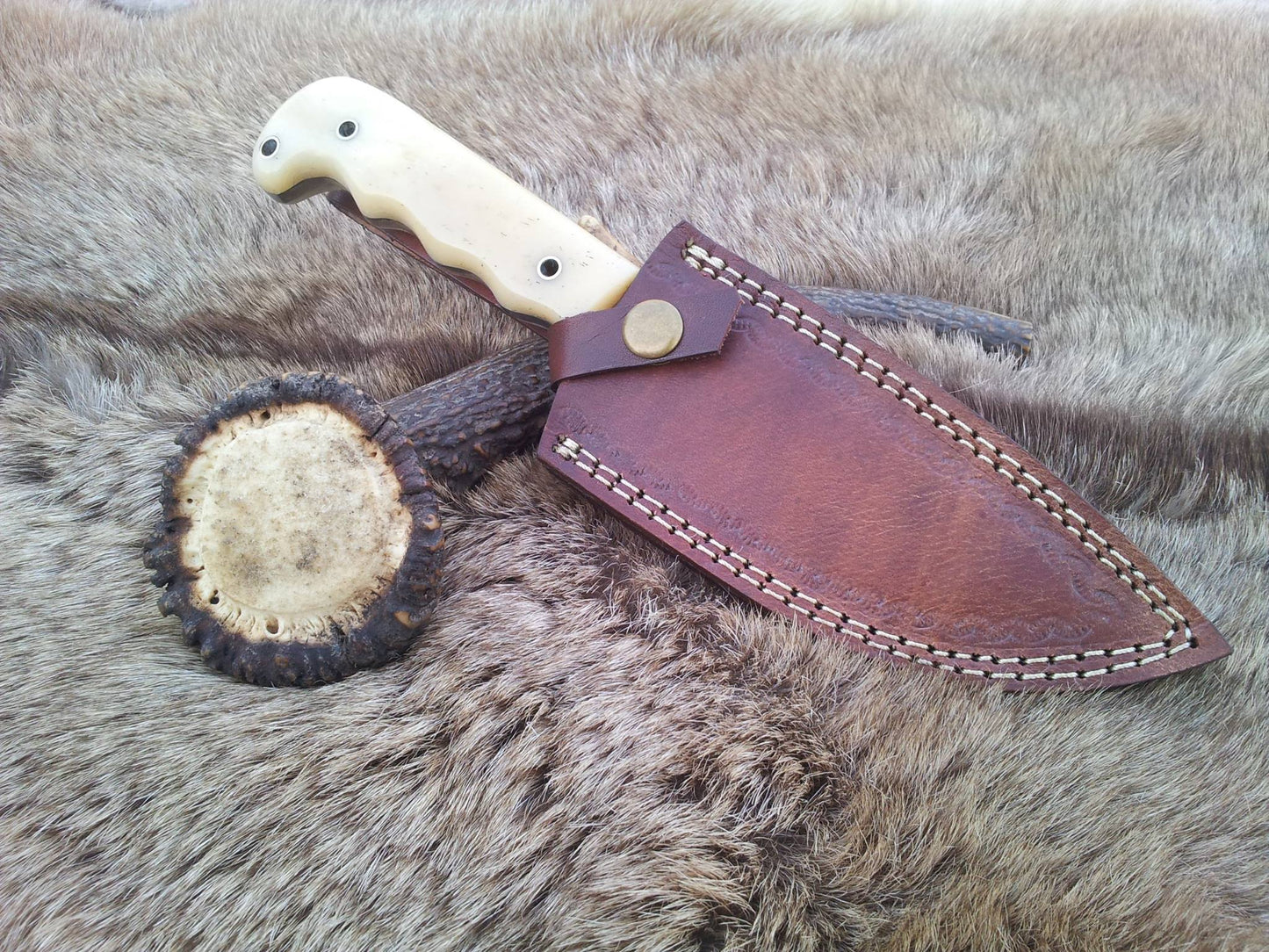 The Wilderness Edge: Premium Custom Damascus Steel Hunting Knife | Bone Grip | 10-Inch | KBS Knives - Korvel