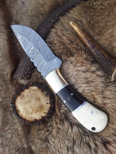 Exquisite Handmade Damascus Steel Knife - Korvel