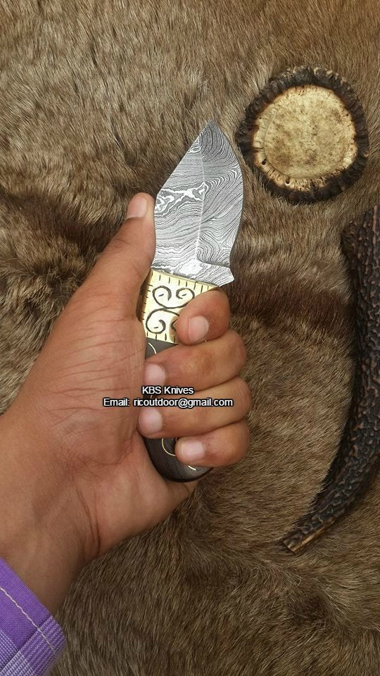 Artisan Crafted Skinner Knife with Elegant Rosewood Handle - Korvel