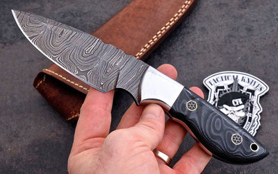 Premium Full Tang Damascus Steel Hunting Knife for Outdoor Adventures - Korvel