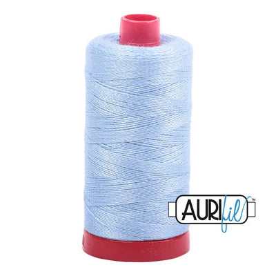 Spool de coton Aurifil 12 WT en bleu œuf de mer 2715