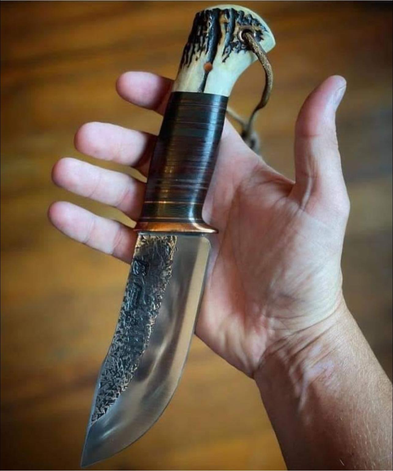 Premium Handmade O1 Tool Steel Hunting Knife with Antler Handle - Korvel