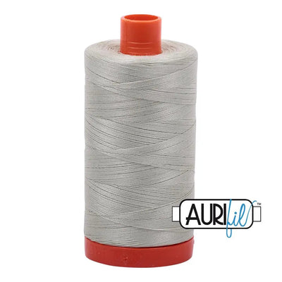 Bobine large de coton Aurifil 50wt vert gris clair 2843