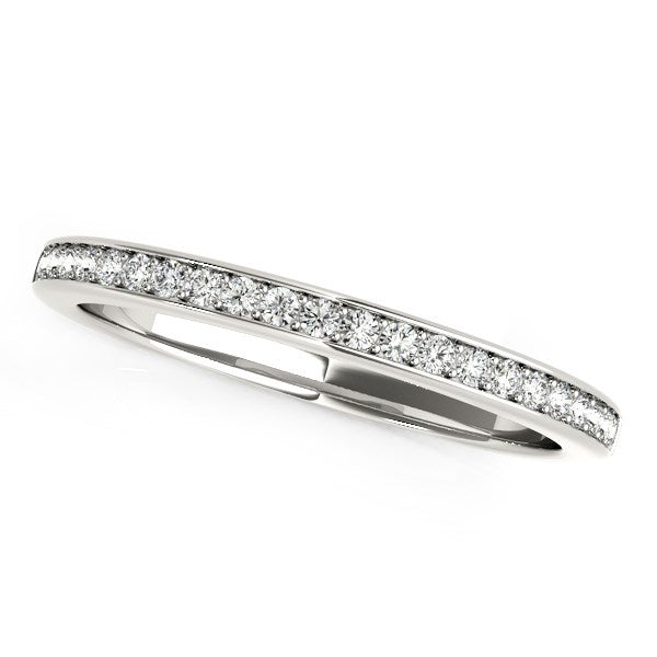 Anillo de boda de diamantes de estilo clásico en oro blanco de 14k