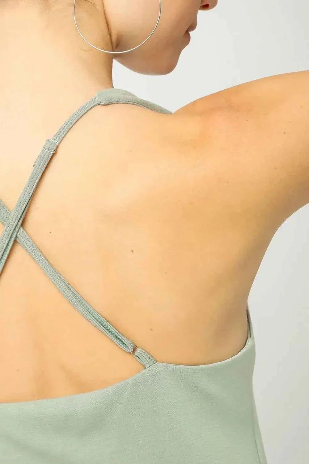 Vestido Activo de Cuello Cuadrado Crisscross de Umgee