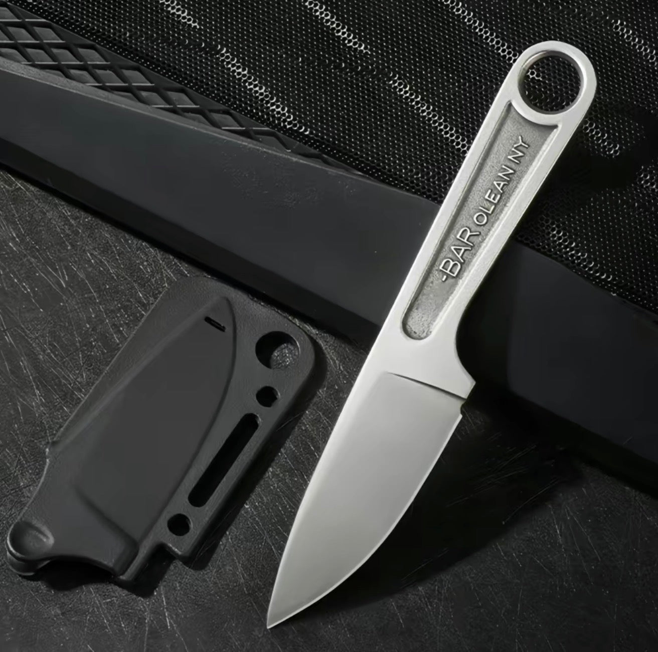 SteelEdge Utility Knife - Compact & Versatile