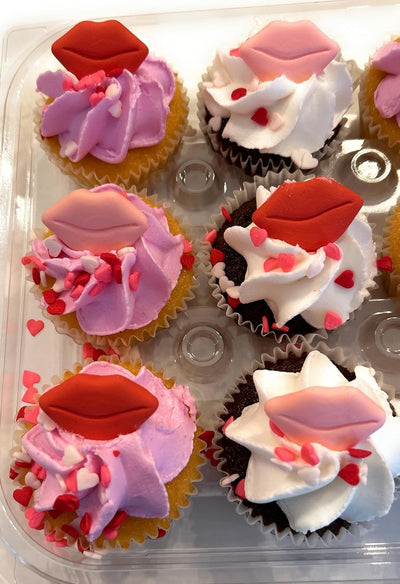 Valentine's Day Edible Icing Decorations - 20 Count
