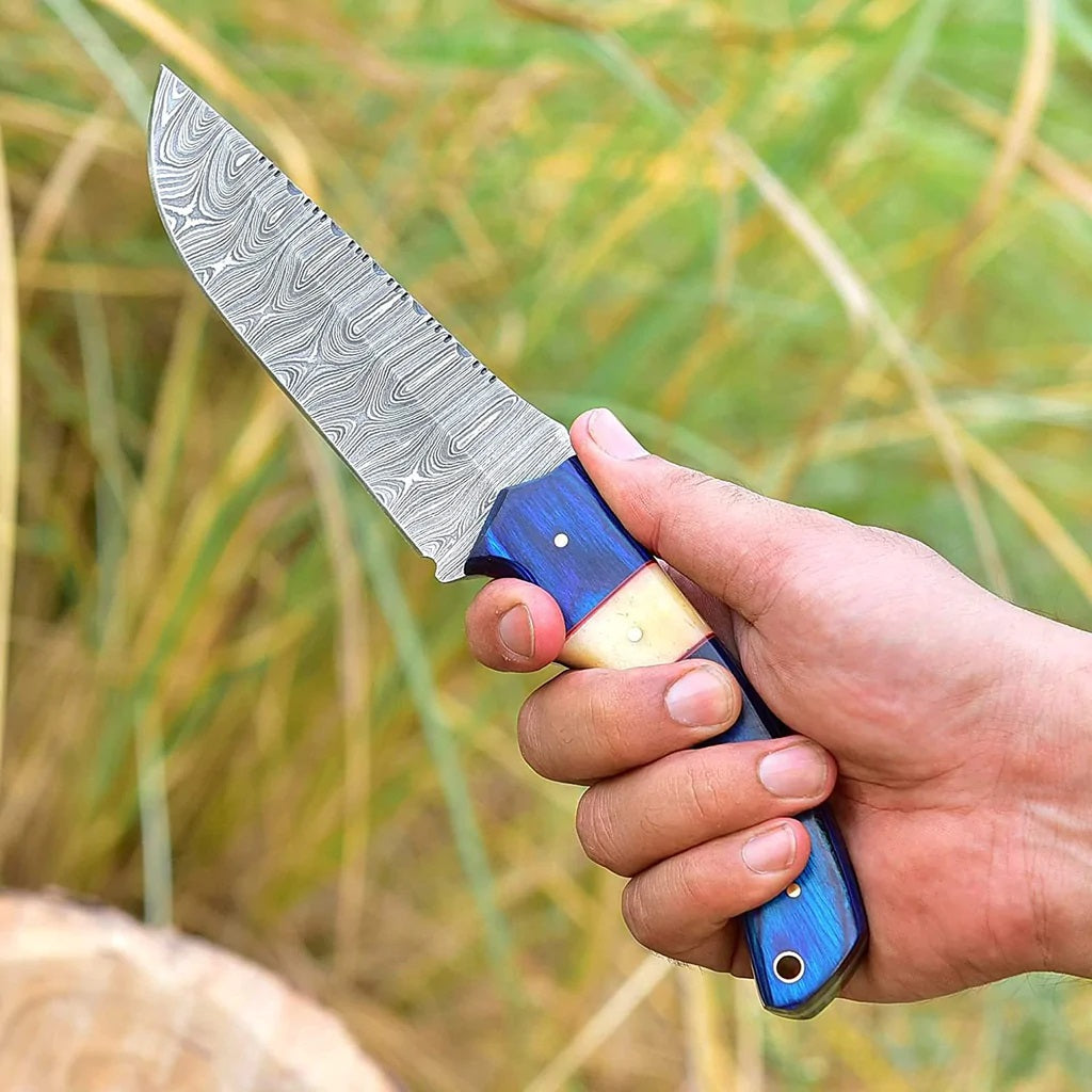 Artisan Crafted Damascus Steel Hunting Knife - Korvel