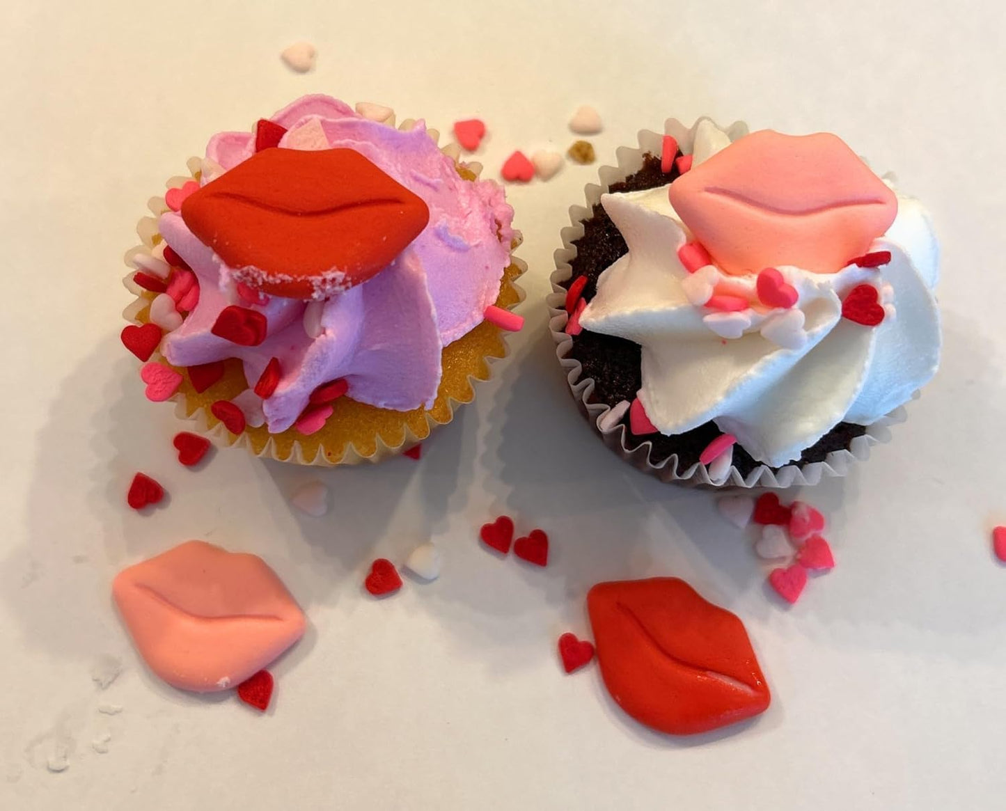 Valentine's Day Edible Icing Decorations - 20 Count