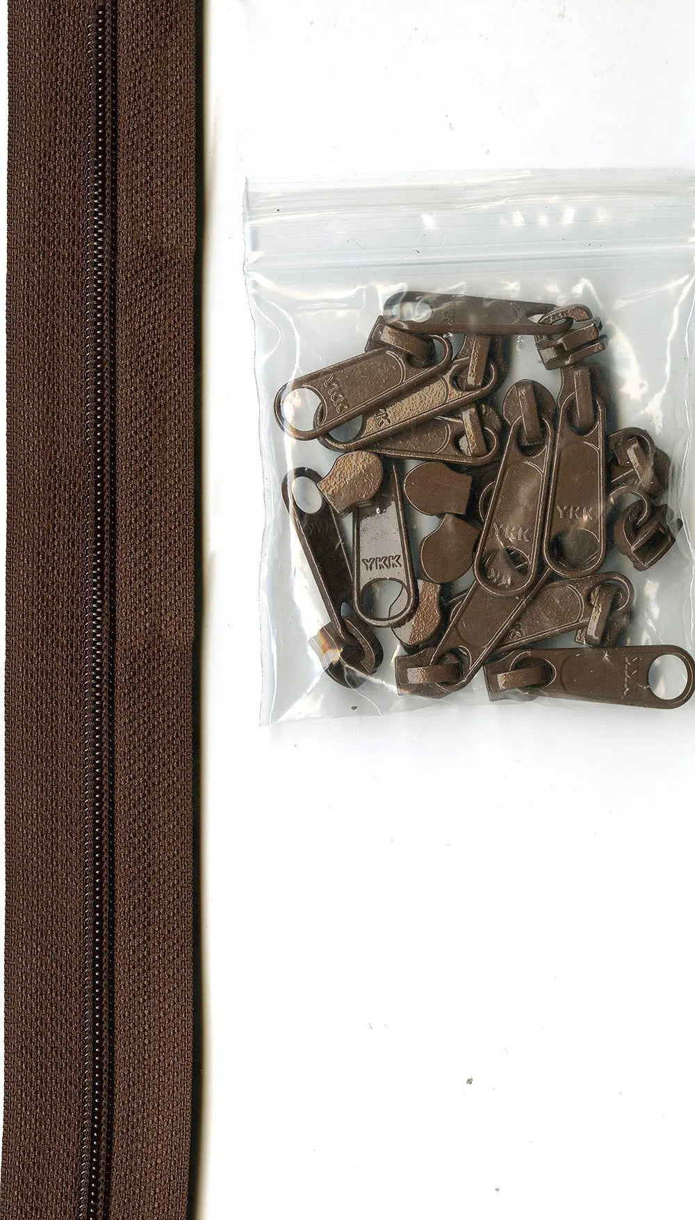 4 Yards of 16mm #4.5 Zipper Chain with 16 Extra-Large Pulls - Seal Brown