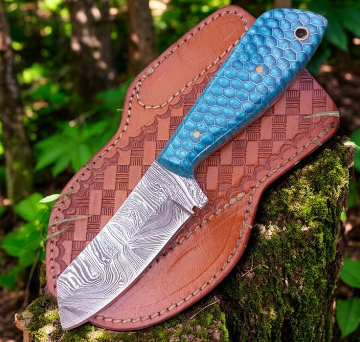 The Sundown Rider – 4.1" Handcrafted Damascus Steel Knife with Honeycomb Grip - Korvel