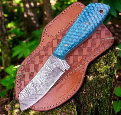 The Sundown Rider – 4.1" Handcrafted Damascus Steel Knife with Honeycomb Grip - Korvel