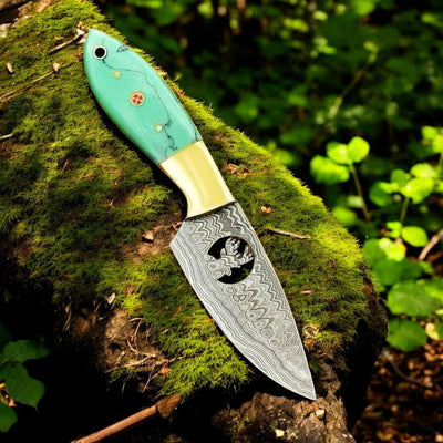 Premium Damascus Steel Skinning Knife with Unique Deer Pattern – The Whitetail Hunter - Korvel