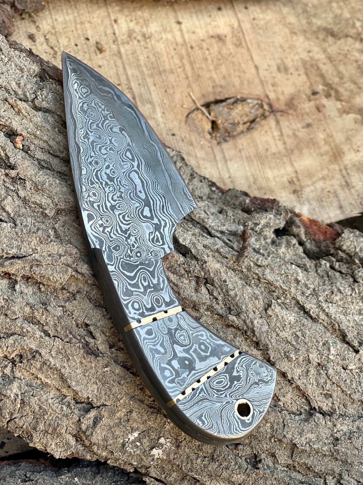 Premium Damascus Steel Fixed Blade Camping Knife with Full Tang Handle - Korvel