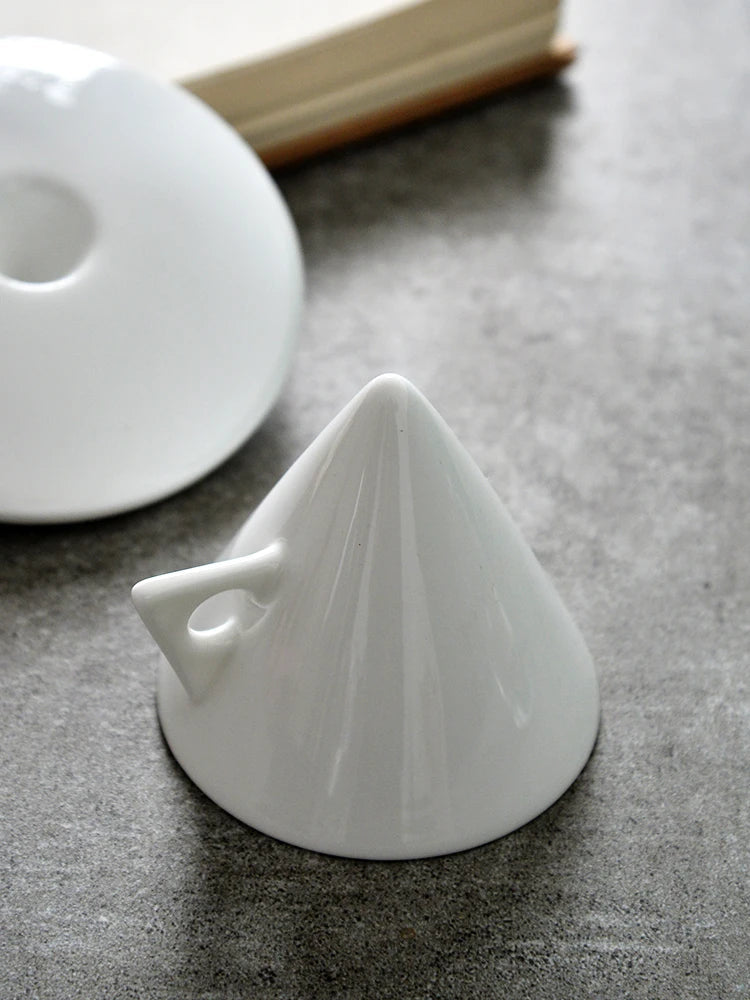 Ensemble de tasses et soucoupes à café exquisément préparées à la main