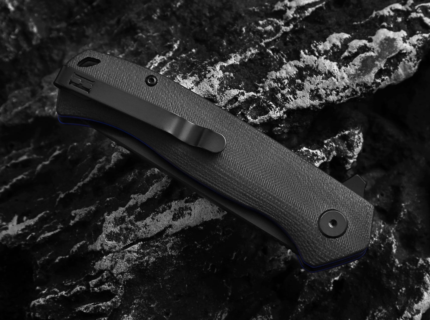 The Pathfinder Folding Pocket Knife Giftset for Men and Women (Black and Blue) - Korvel
