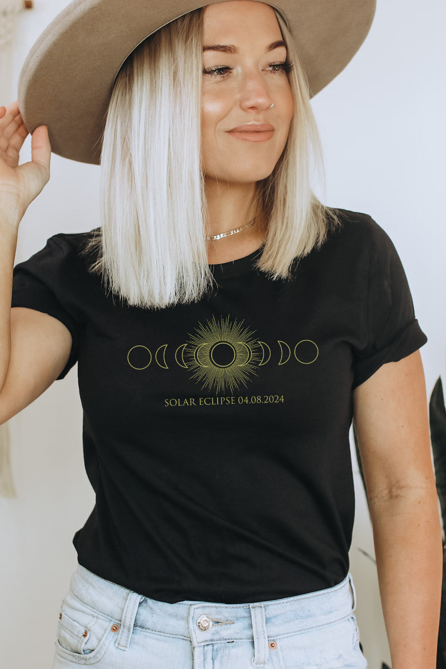 Solar Eclipse 5145 Unisex T-Shirt - Korvel
