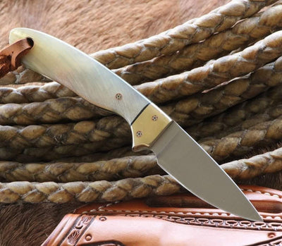 HORNBACK HOWLER – 6.25" D2 Steel Belt Knife with Handcrafted Sheep Horn Handle - Korvel