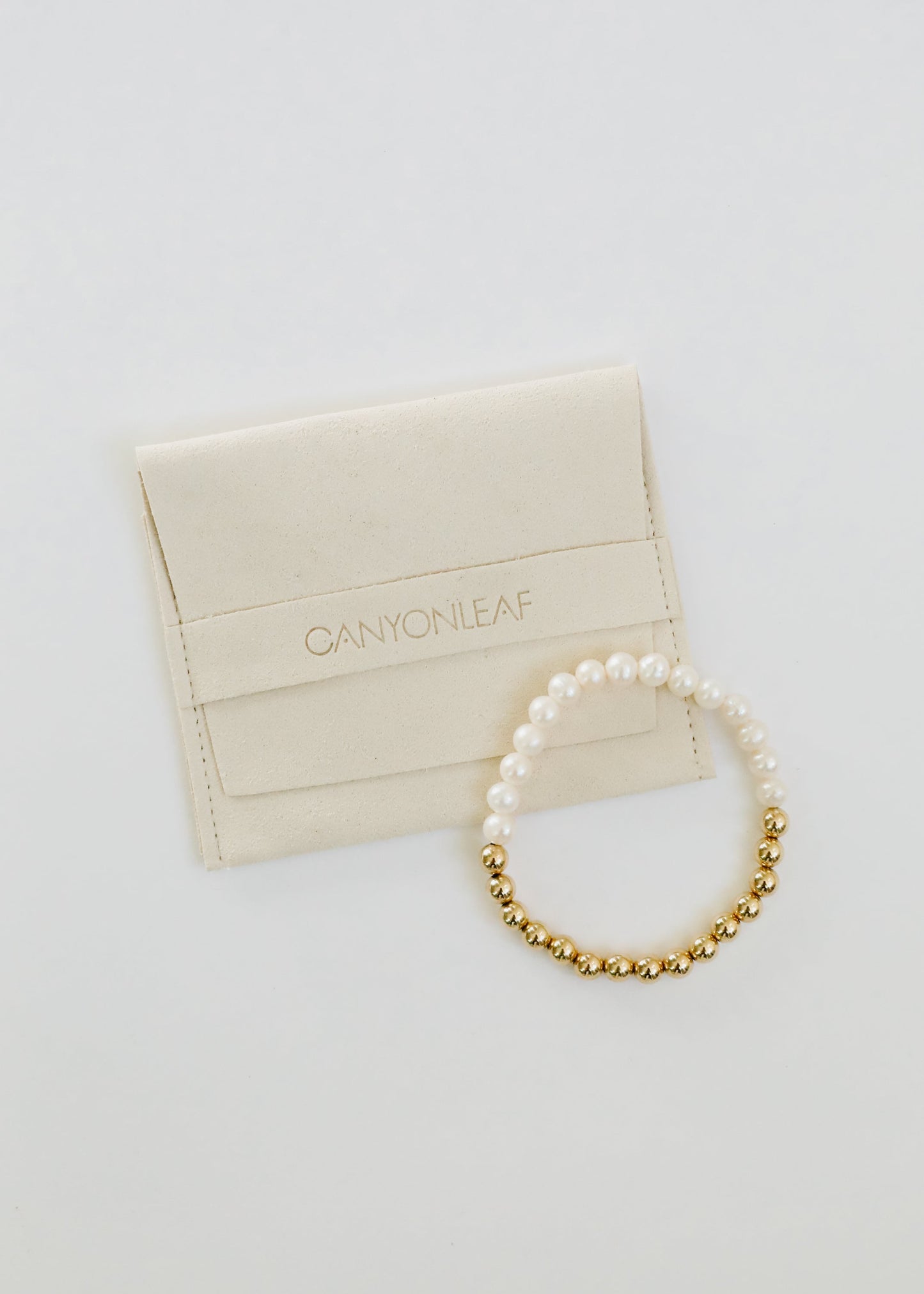 Bracelets extensibles en perles et or 14 carats remplis de soleil et de lune